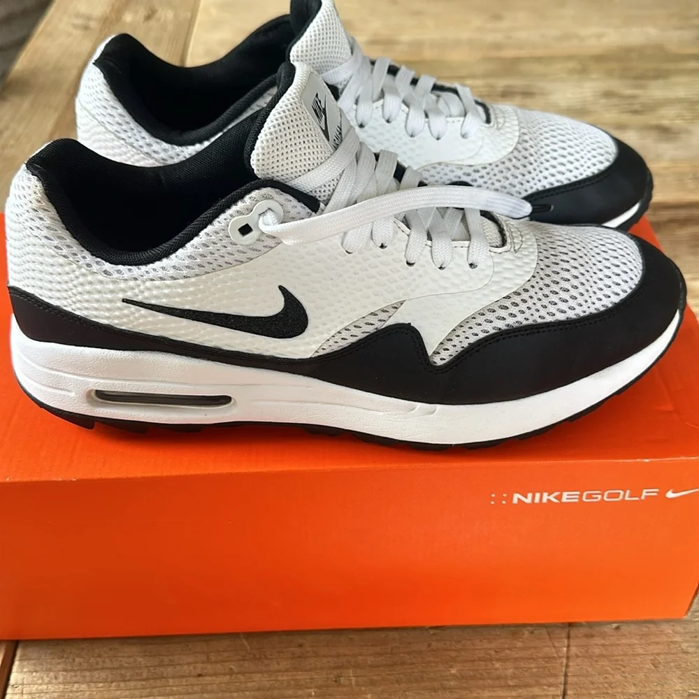 Nike Men’s Athletic Shoes White and Black Air Max Style